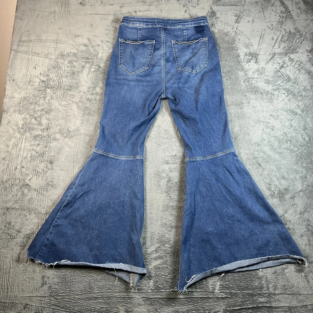 We The Free by Free People Flare Jeans Womens 29 Blue Denim Raw Hem Bell Bottom